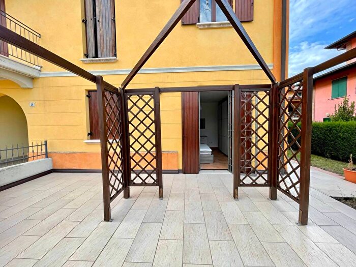 Appartamento trilocale in affitto in Viali, Modena