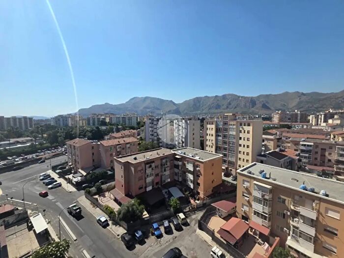 Appartamento quadrilocale in vendita in Via Franco Lucchini, Palermo