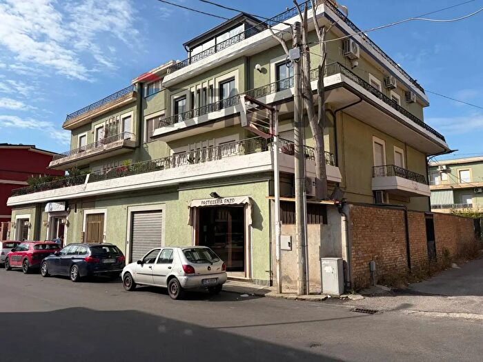 Appartamento con 8 locali in vendita in Giovanni Amendola, Siderno