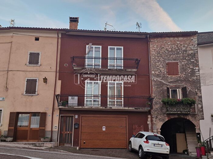 Appartamento bilocale in vendita in Contrada San Zeno, San Zeno Di Montagna