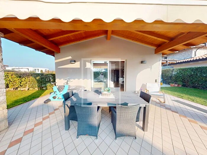 Casa con 9 locali in vendita in Via del Torchio, Manerba Del Garda