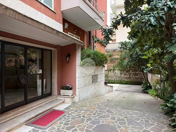 Appartamento bilocale in vendita in Via Mario Magri, Roma