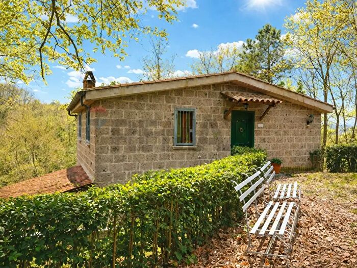 Casa con 7 locali in vendita in Melizzano