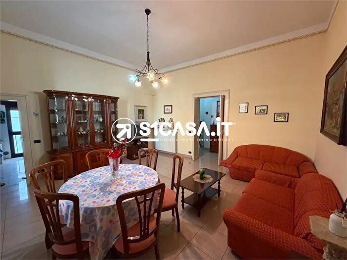 Casa con 7 locali in vendita in Via XX Settembre, Galatone