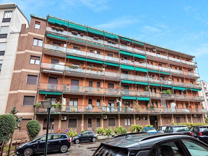 Appartamento bilocale in affitto in Venini, Pasteur, Milano