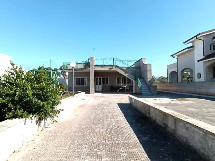 Casa quadrilocale in vendita in Corso Cesare Vergine, Tuglie