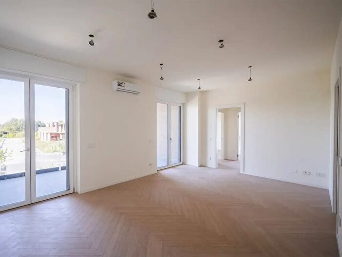 Appartamento quadrilocale in vendita in Via Monzato, Traversetolo