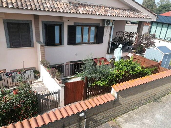 Appartamento trilocale in affitto in Via Atenide, Casal Palocco, Roma