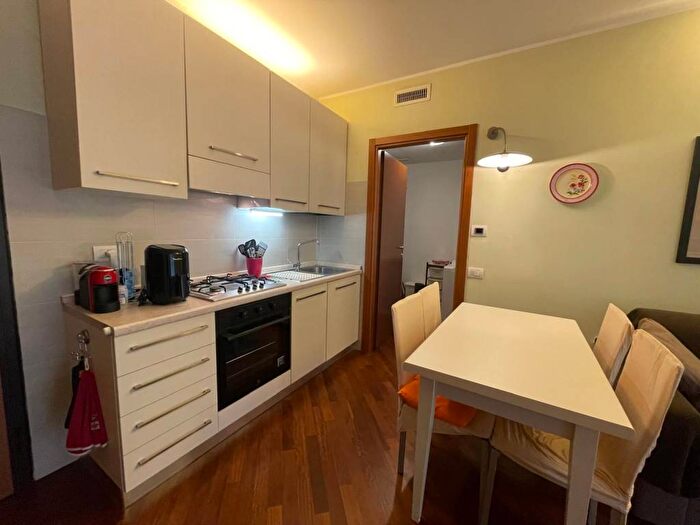 Appartamento bilocale in affitto in Viale Certosa, Musocco, Milano