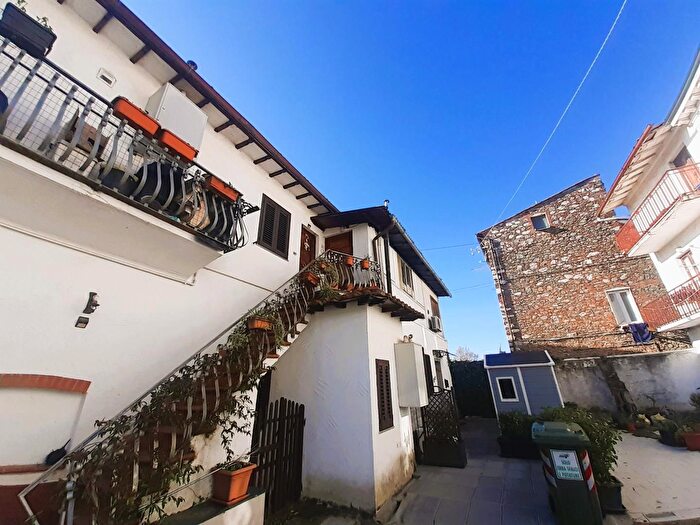 Appartamento con 5 locali in vendita in Capannori