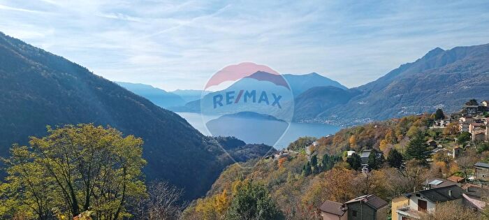 Casa bilocale in vendita in Via Rugabella, Valvarrone