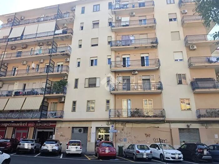 Appartamento trilocale in vendita in Via Fiume, Salerno