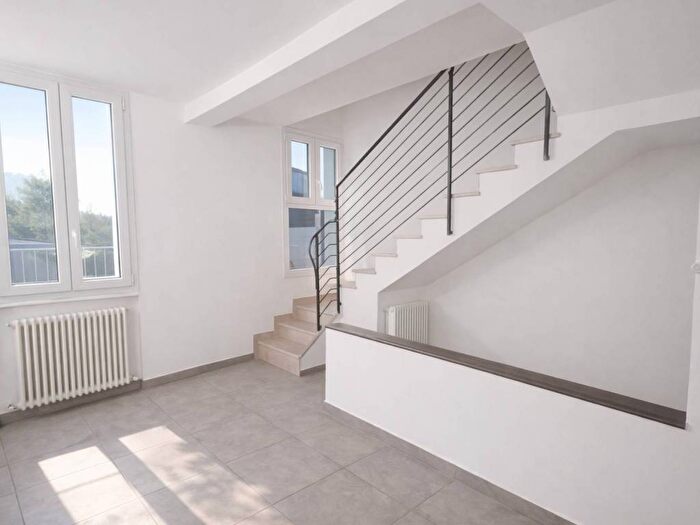 Casa trilocale in affitto in Via Vincenzo Rossi, Pantano, Pesaro