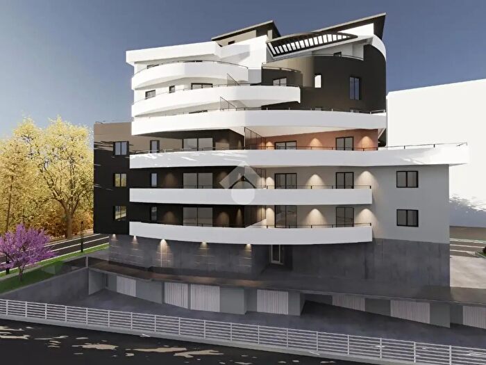 Appartamento trilocale in vendita in Via Giuseppe Verdi, Rende