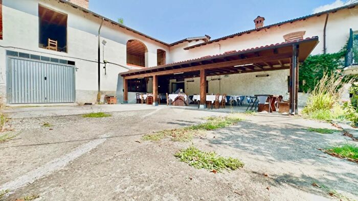 Casa con 8 locali in vendita in Località Cicala, Rocca Grimalda