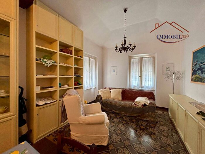 Appartamento quadrilocale in affitto in Vico Saline, Centro, Chiavari