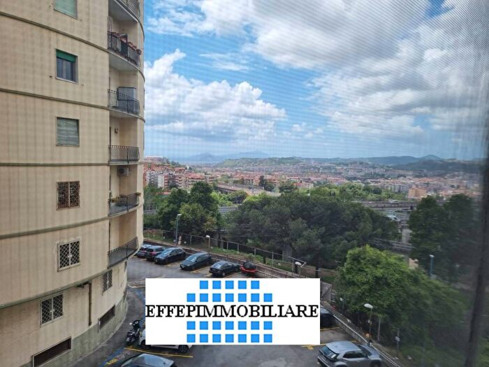 Appartamento trilocale in affitto in Via Pietro Mascagni, Vomero, Napoli