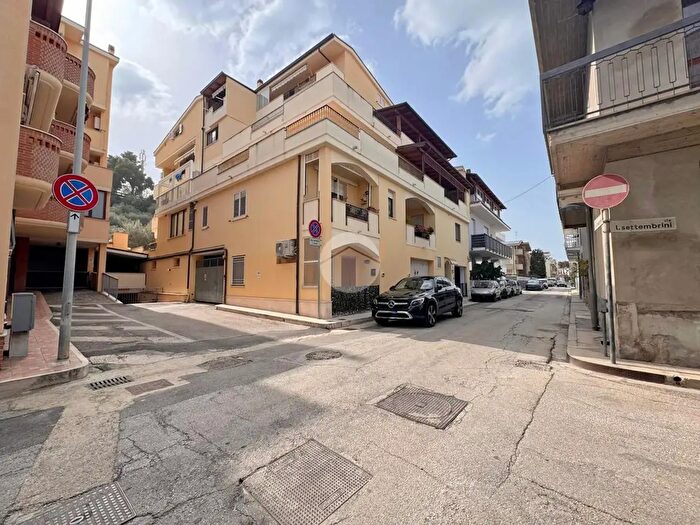 Appartamento bilocale in vendita in Via Giuseppe Mazzini, Roseto Degli Abruzzi