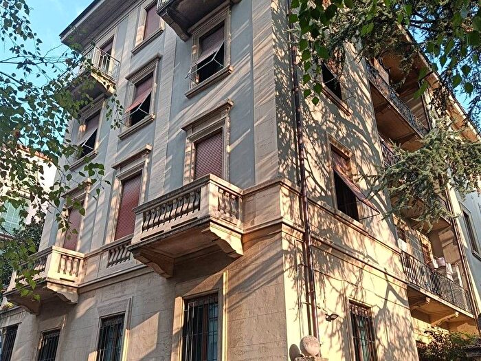 Appartamento trilocale in affitto in Borghi, Como