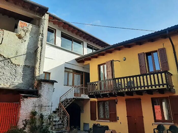 Appartamento quadrilocale in vendita in Via Garibaldi, San Felice Del Benaco