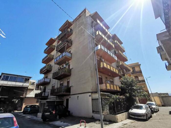 Appartamento trilocale in vendita in Via Tirso, Messina