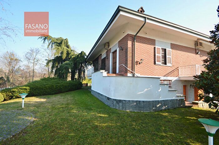 Casa con 9 locali in vendita in Strada Revigliasco, Moncalieri