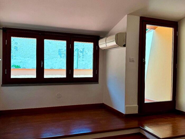 Appartamento trilocale in affitto in Viale Francesco Petrarca, Porta Romana, Firenze