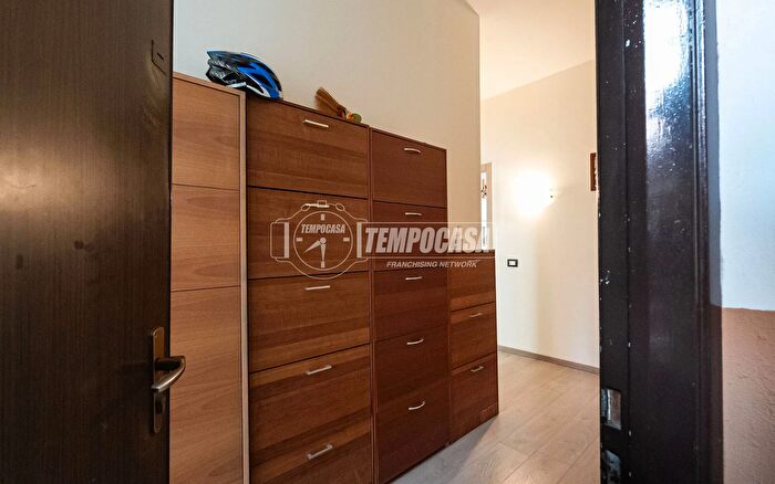 Appartamento trilocale in vendita in Via Luigi Cadorna, Nibionno