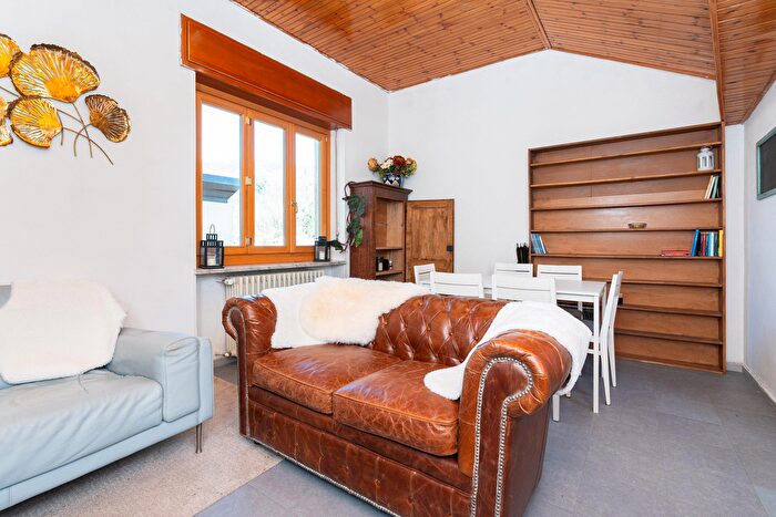 Appartamento trilocale in vendita in Piazza Vittorio Veneto, Paesana