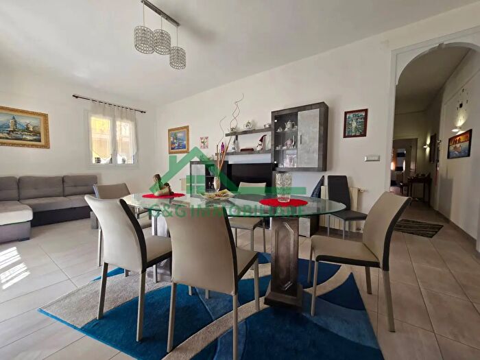 Appartamento trilocale in vendita in Via Seneca, Gela