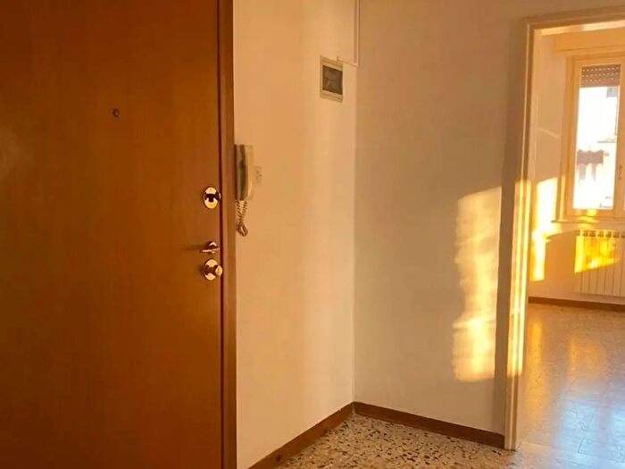 Appartamento con 5 locali in affitto in Modena