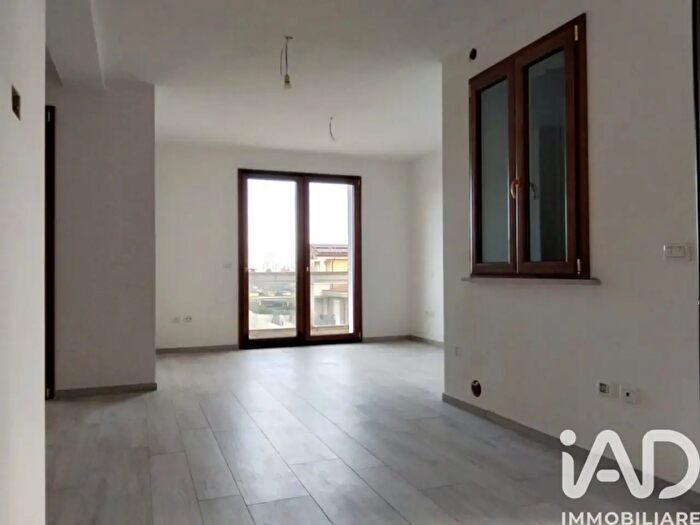 Appartamento con 6 locali in vendita in Via Achille Saverini, Colli al Metauro