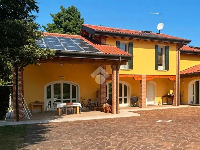 Casa quadrilocale in vendita in Via Gioberti, Rubano