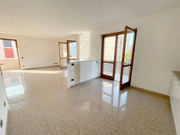 Casa con 7 locali in vendita in Via Giorgio Paglia, Trescore Balneario