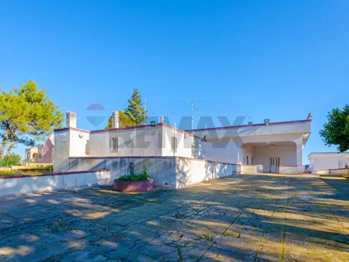 Casa con 8 locali in vendita in Strada Gianfelice, Martina Franca