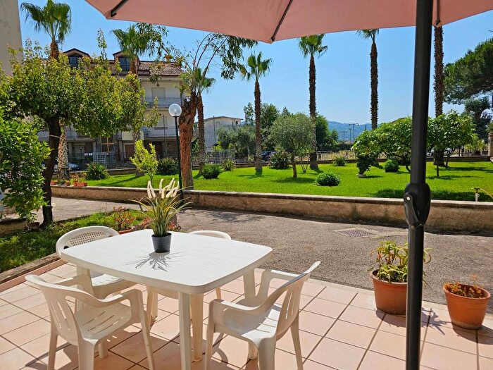 Appartamento bilocale in affitto in Via dei Medici Eleatici, Marina, Ascea