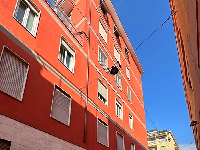 Appartamento trilocale in affitto in Via Carlo Ottavio Cornaggia, Carrobbio, Milano