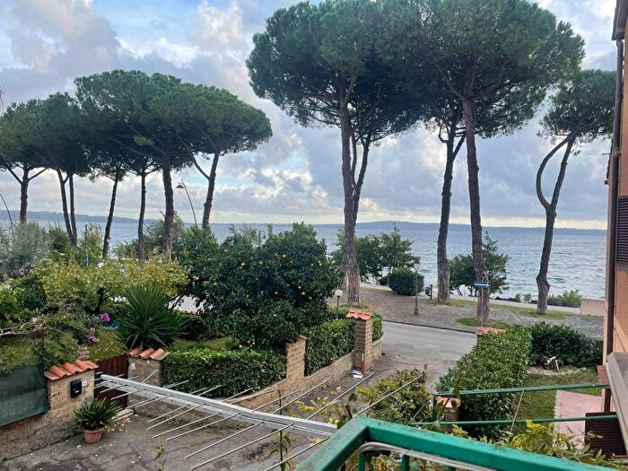 Appartamento trilocale in affitto in Via della Rena, Centro, Trevignano Romano