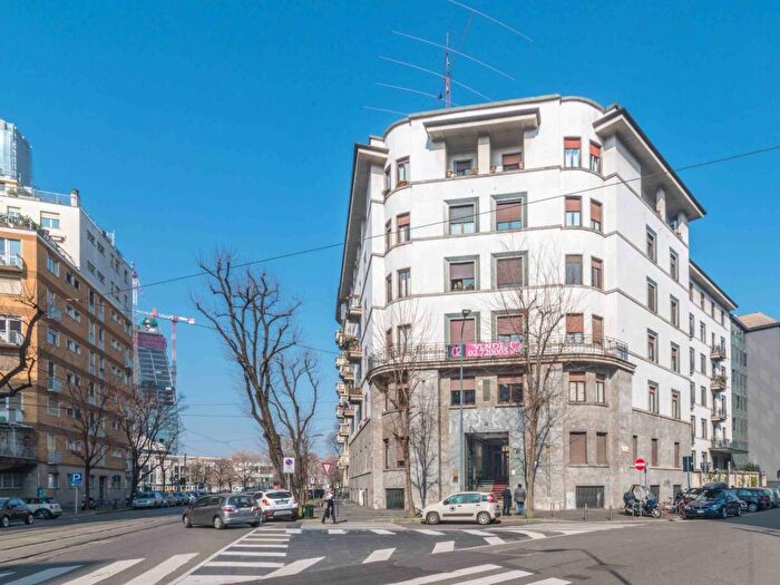 Appartamento con 5 locali in affitto in Piazza Febbraio, Sempione, Milano