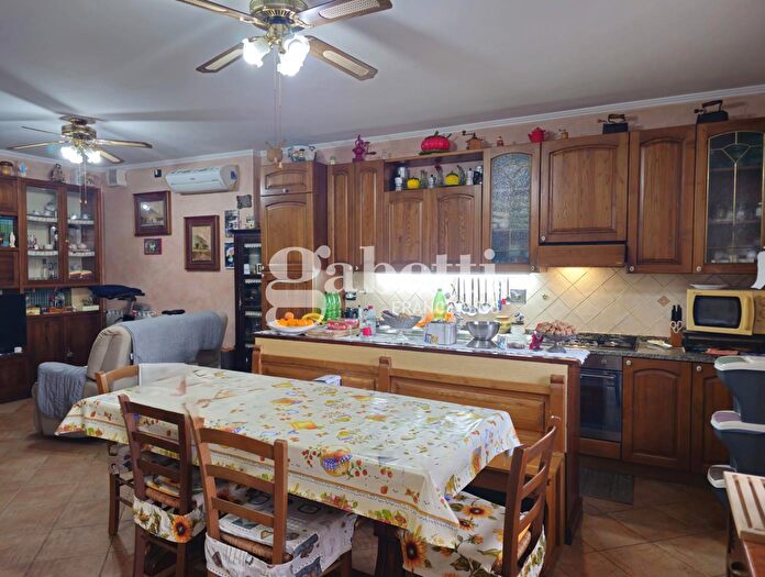 Appartamento con 5 locali in vendita in Via Michelucci, Scandicci