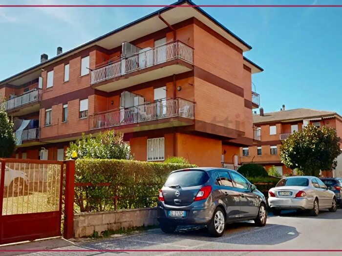 Appartamento trilocale in vendita in Via S Martino, Rieti