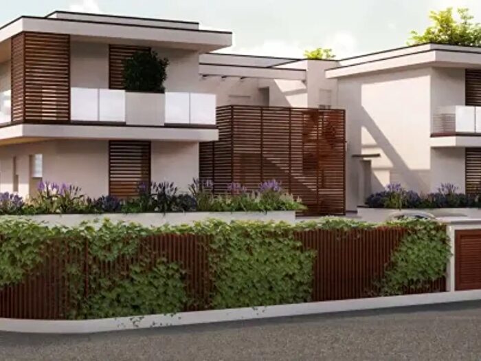 Appartamento con 5 locali in vendita in Via Pietro Aretino, Montignoso