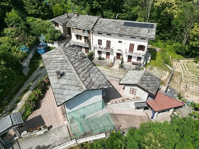 Casa con 6 locali in vendita in Via Bricco Margaria, Barge