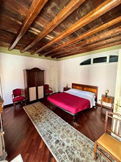 Appartamento trilocale in vendita in Via Cassari, Palermo