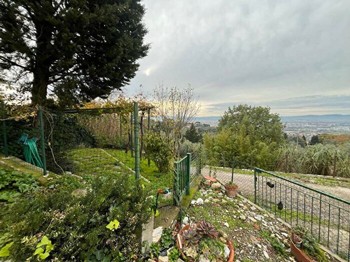 Appartamento quadrilocale in affitto in Via della Castellina, Monte Morello Cercina, Sesto Fiorentino