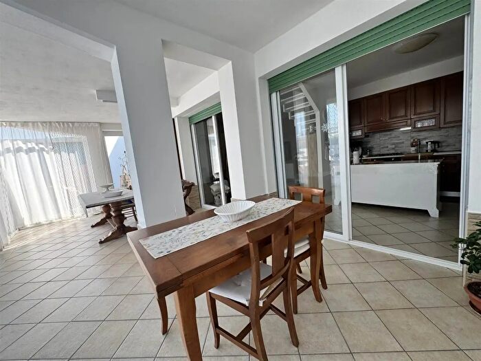 Casa con 7 locali in vendita in Via Cavaiola, Carrara