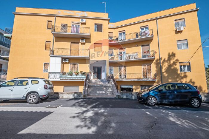 Appartamento trilocale in vendita in Via Sebastiano Agati, Siracusa