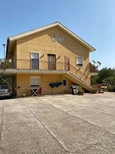 Casa con 6 locali in vendita in Niscima, Caltanissetta