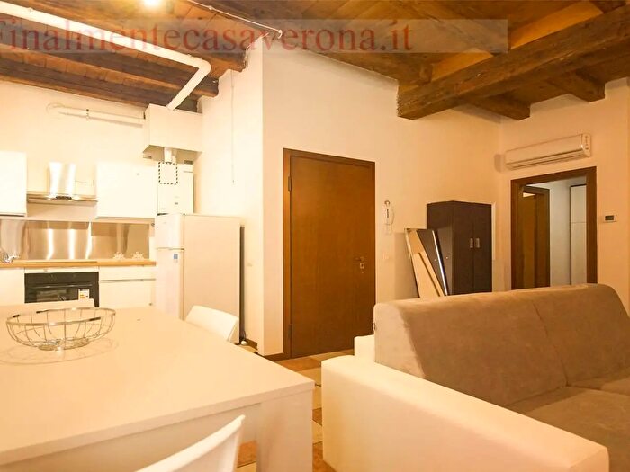 Appartamento monolocale in affitto in Via Ognissanti, Verona