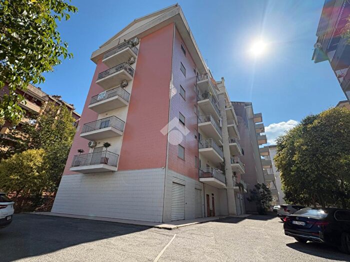 Appartamento con 5 locali in vendita in Via Antonio Giannuzzi, Cosenza